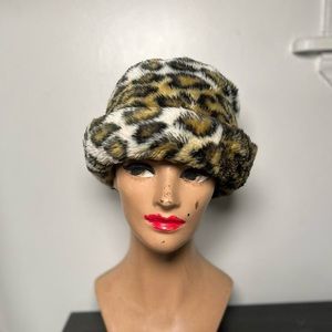 Vintage faux fur leopard print fuzzy bucket hat